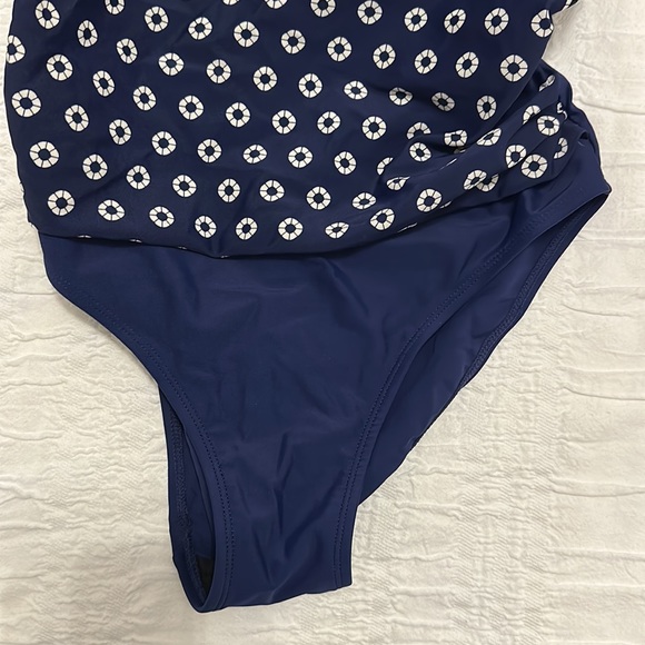 Swimsuit - Picture 3 of 6